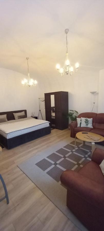 Luna Oradea Luaran gambar