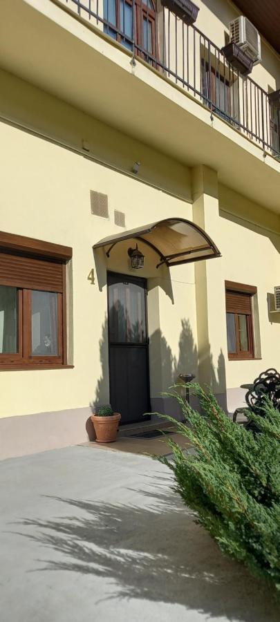 Luna Oradea Luaran gambar