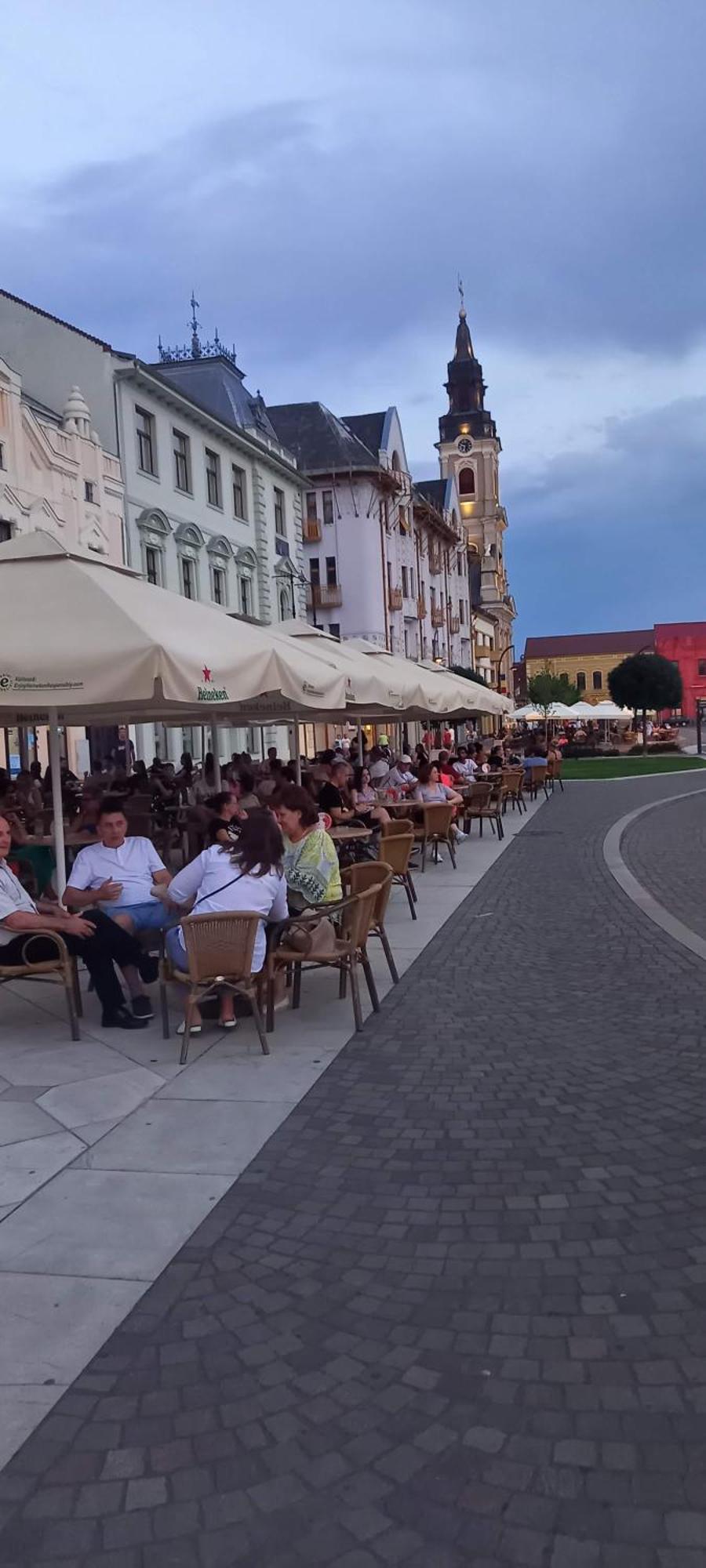 Luna Oradea Luaran gambar