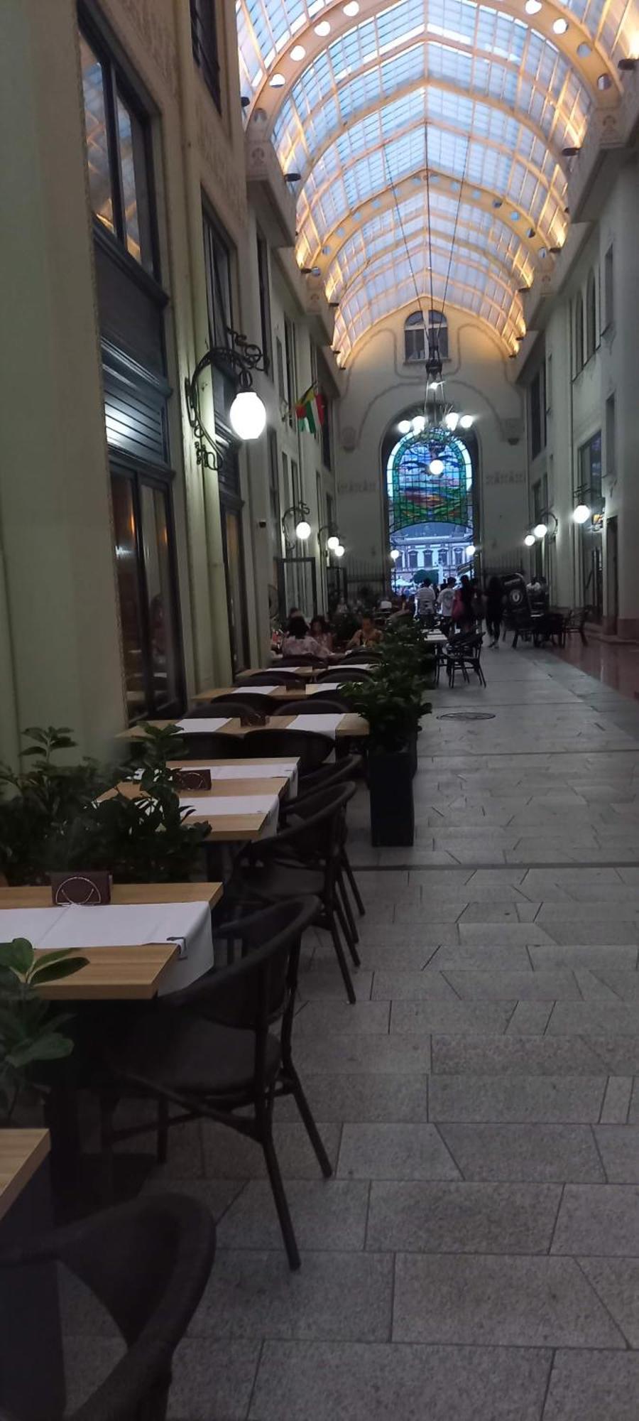 Luna Oradea Luaran gambar